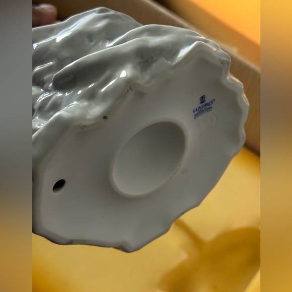 Lladro Our Savior Crucifix Figurine Tabletop - Picture 15 of 16